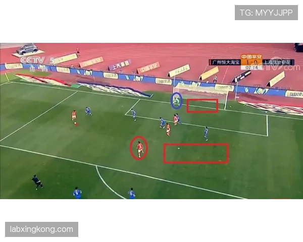 加亚左路攻防解析：传中精准与位置感如何支撑其战术价值