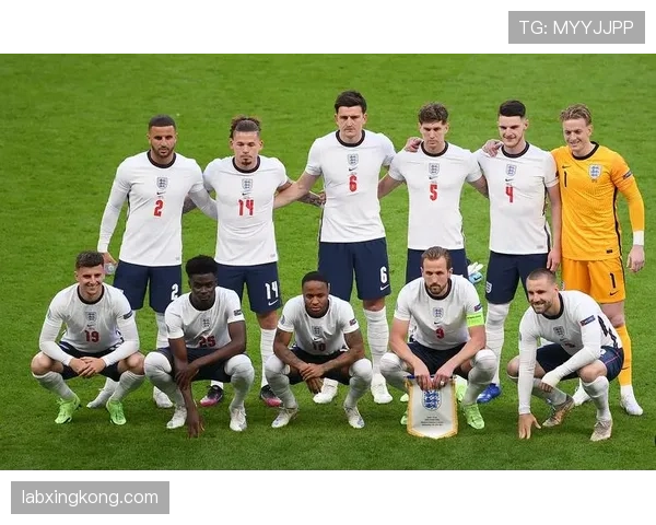 内维斯与赖斯：中场调度效率与防守覆盖能力的差异解析