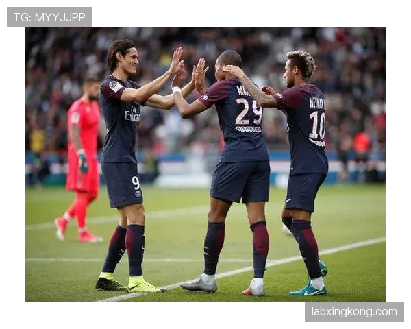 卡瓦尼与伊布终结效率分化如何重塑球队多点进攻结构